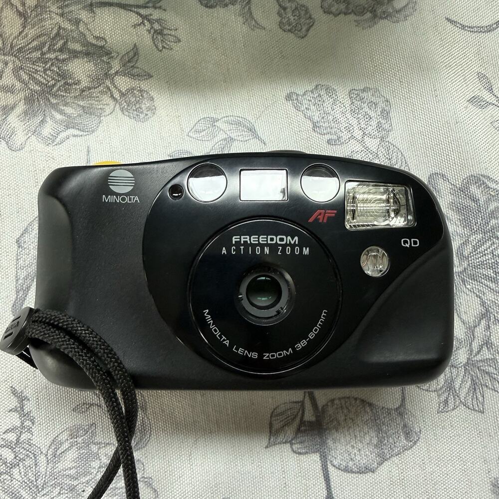 Vtg 90s Minolta Freedom Action Zoom AF 38-60mm Point & Shoot 35mm Film Camera